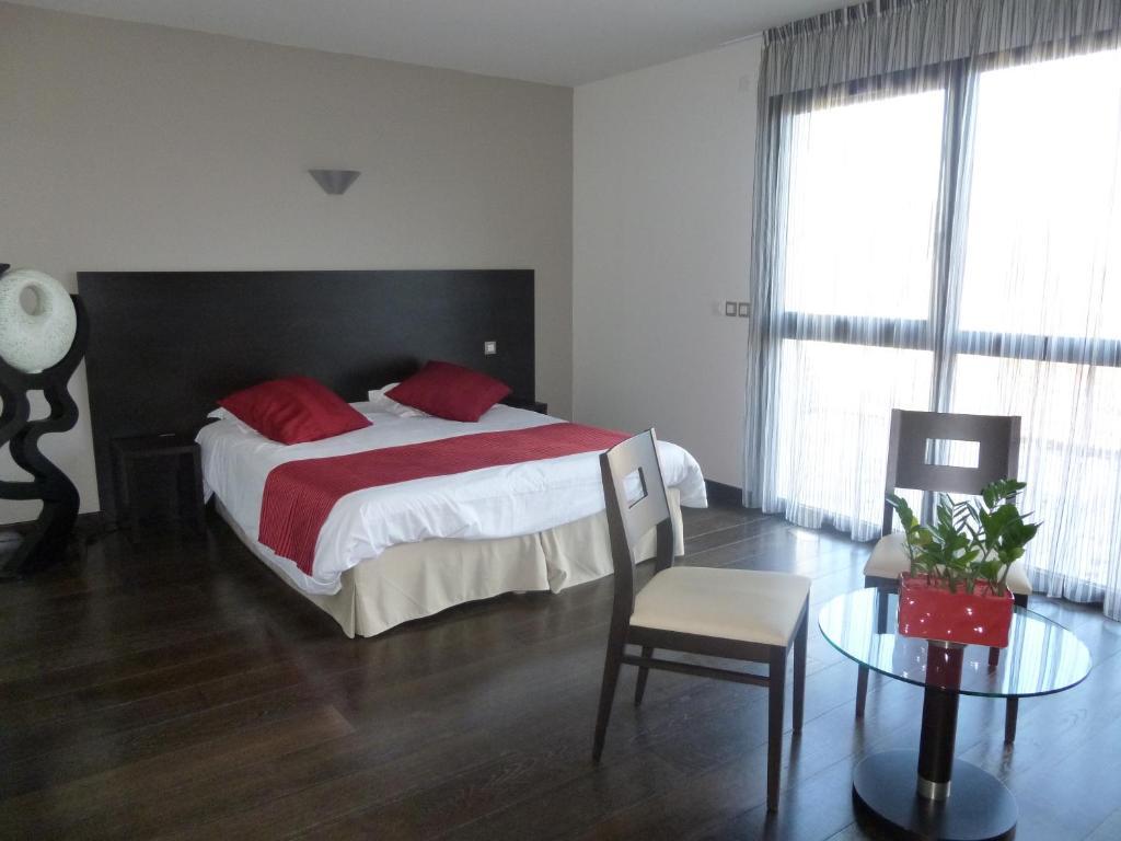 Logis Hotel Terre De Loire Belleville-sur-Loire Номер фото