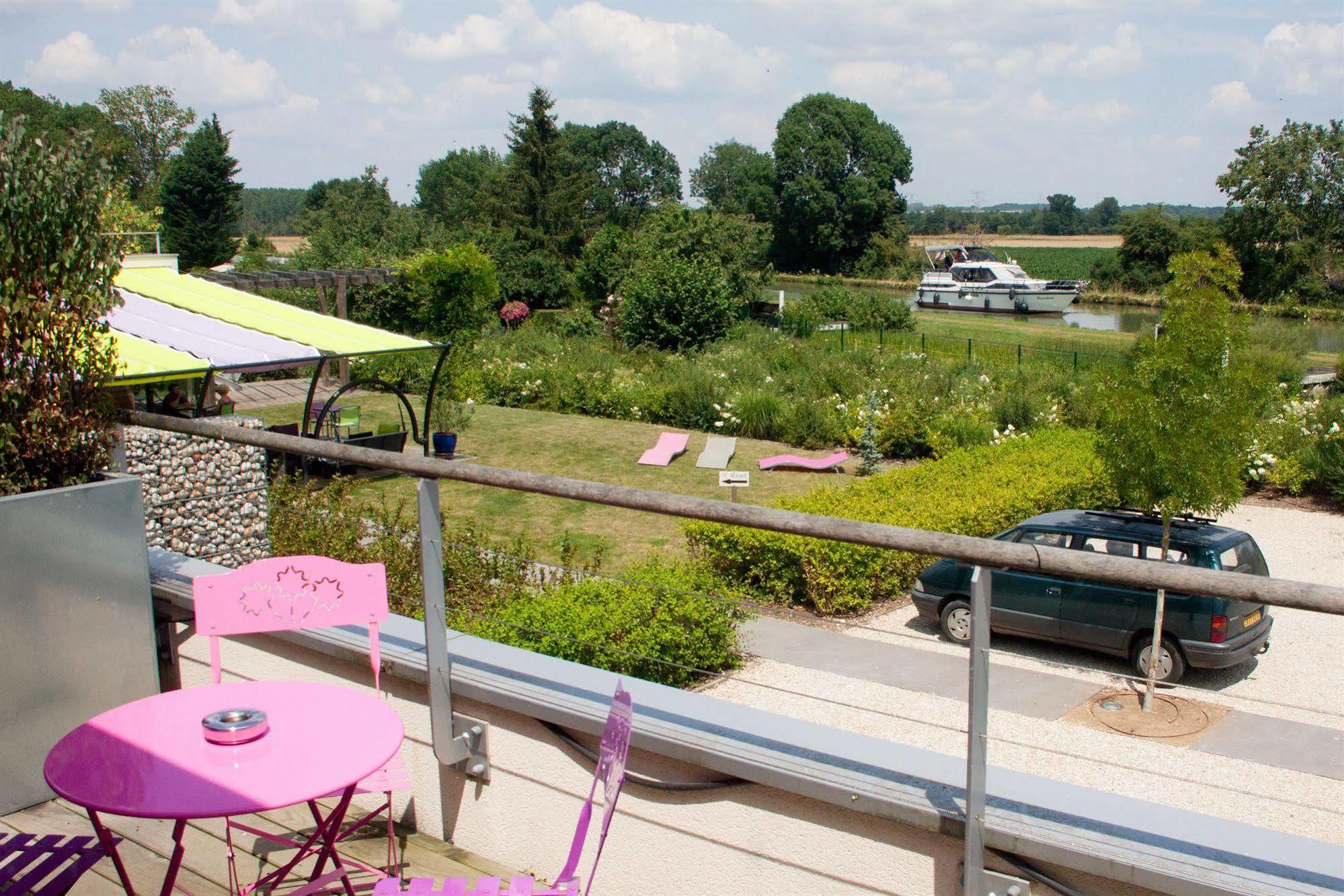 Logis Hotel Terre De Loire Belleville-sur-Loire Екстер'єр фото
